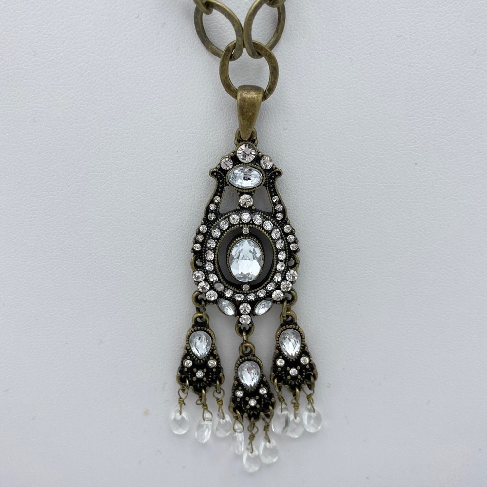 Smug Beauty Antiqued Gold Tone Rhinestone Necklace - Picture 3 of 13